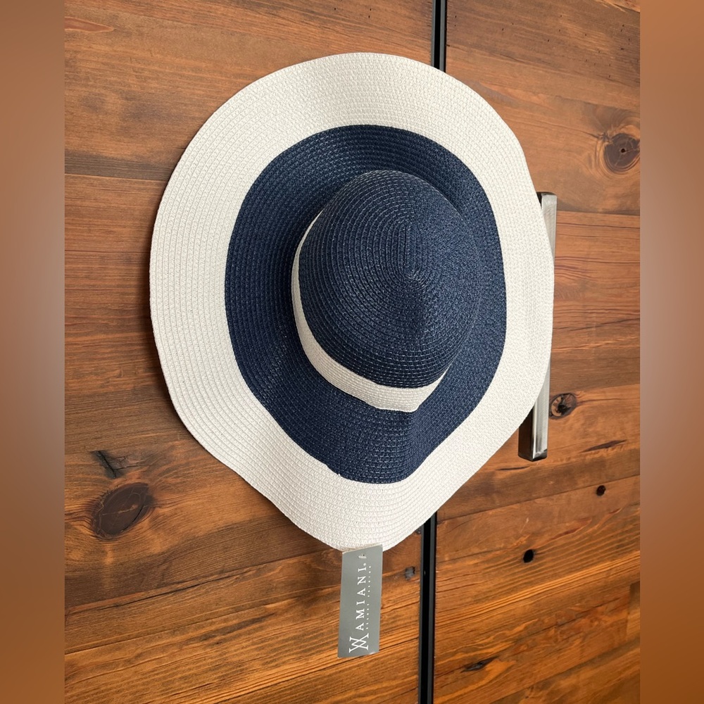 Amiani Navy and White Sun Hat NWT